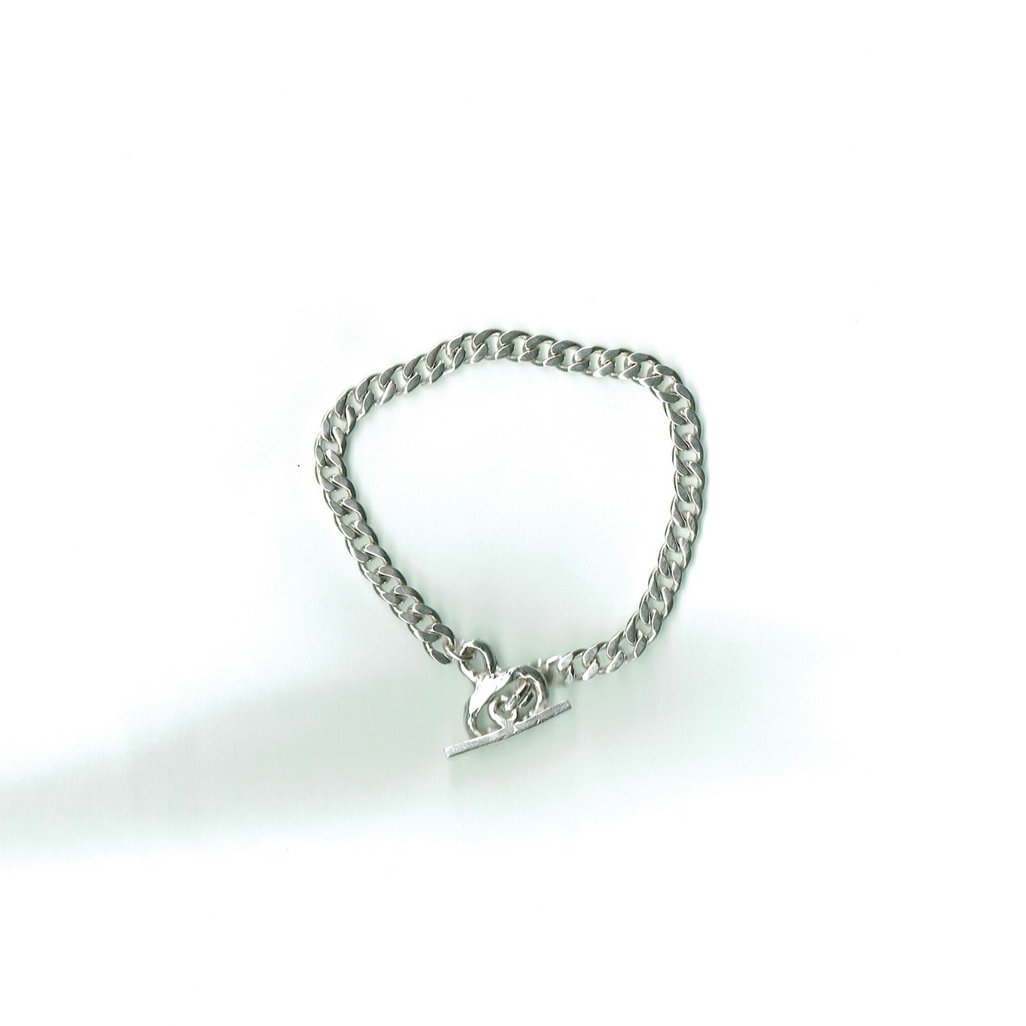MOLTEN TBAR CURB LINK BRACELET