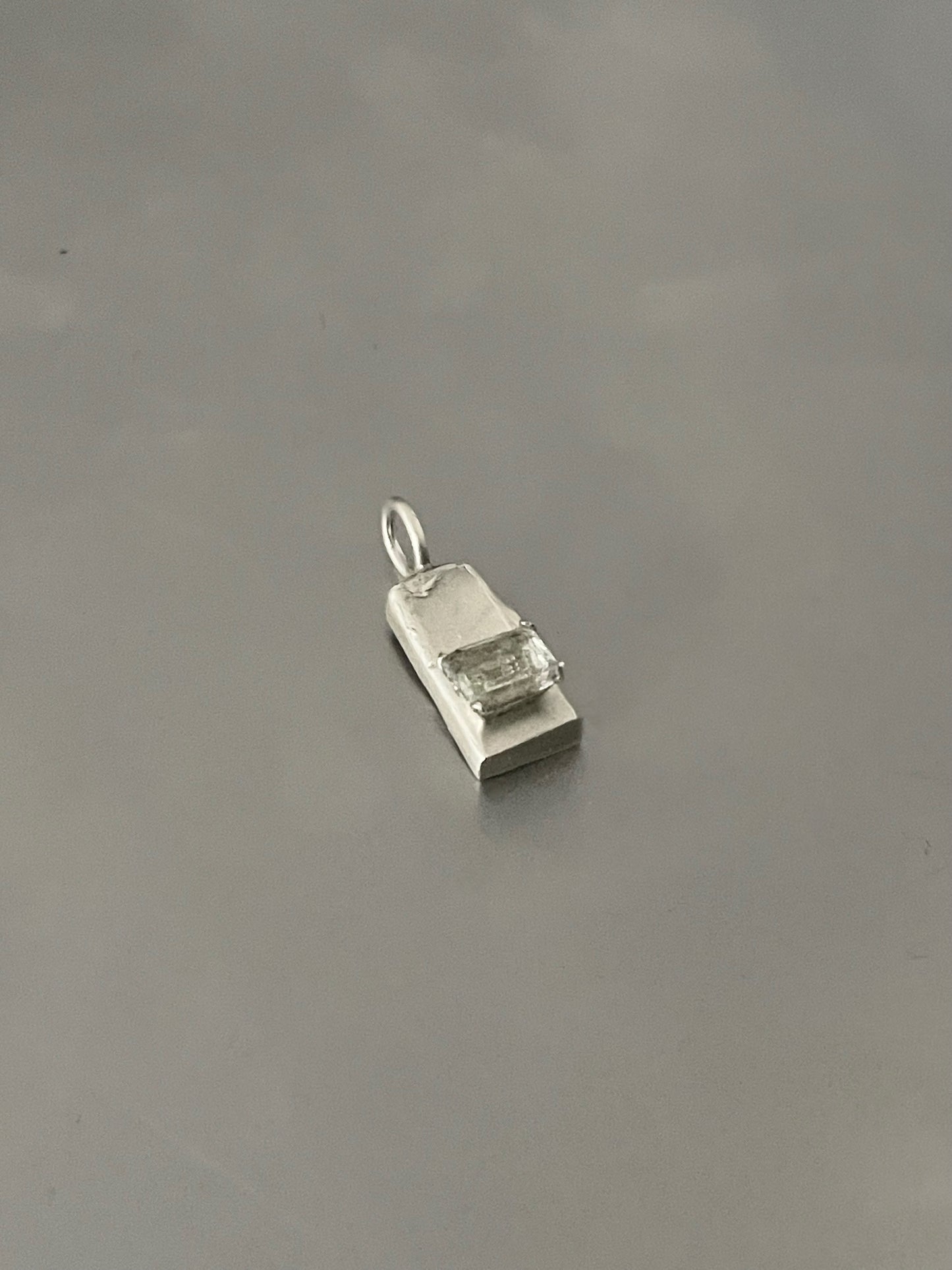 BLOCK III PENDANT + GREEN QUARTZ