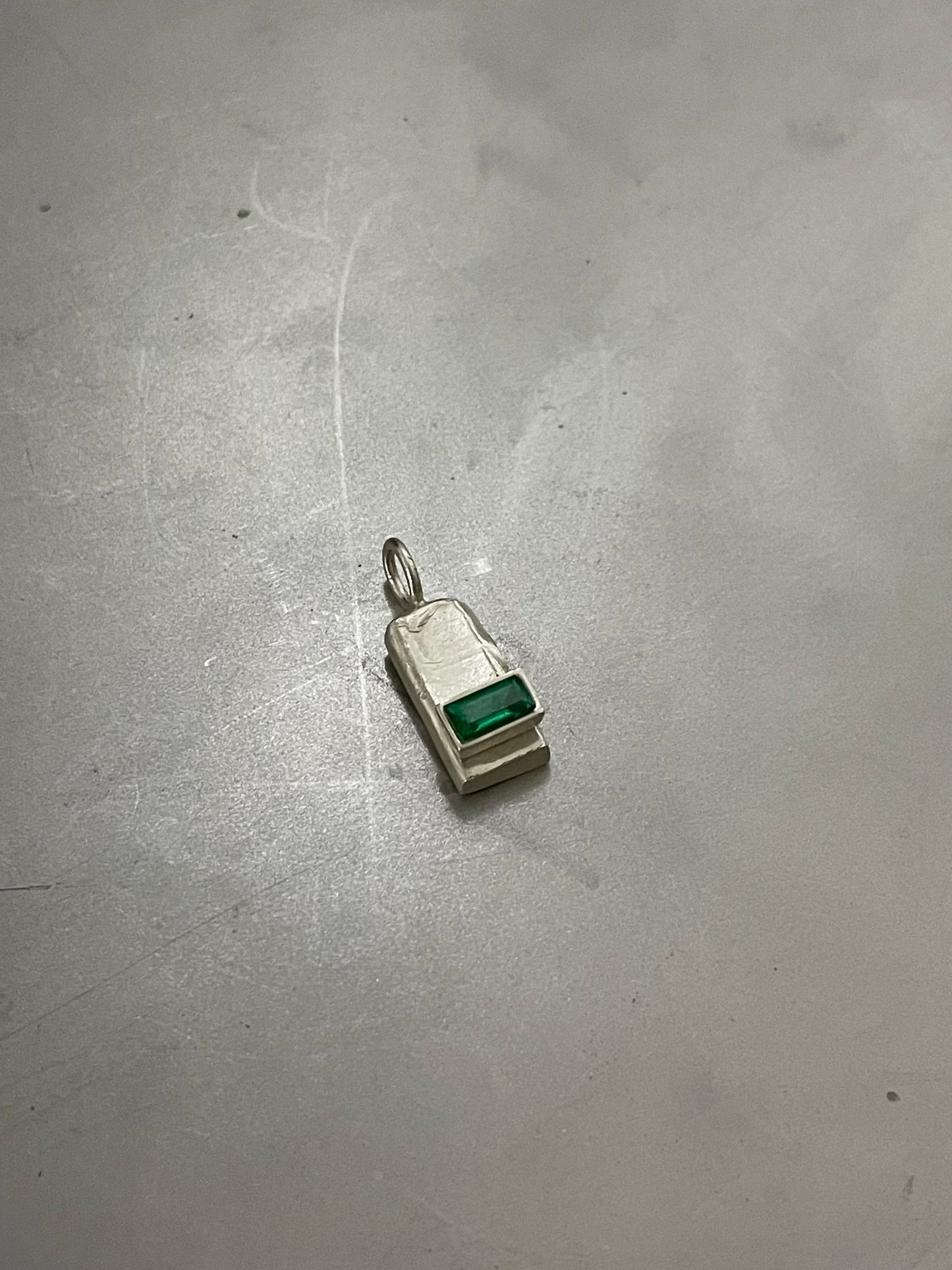 BLOCK III PENDANT + EMERALD
