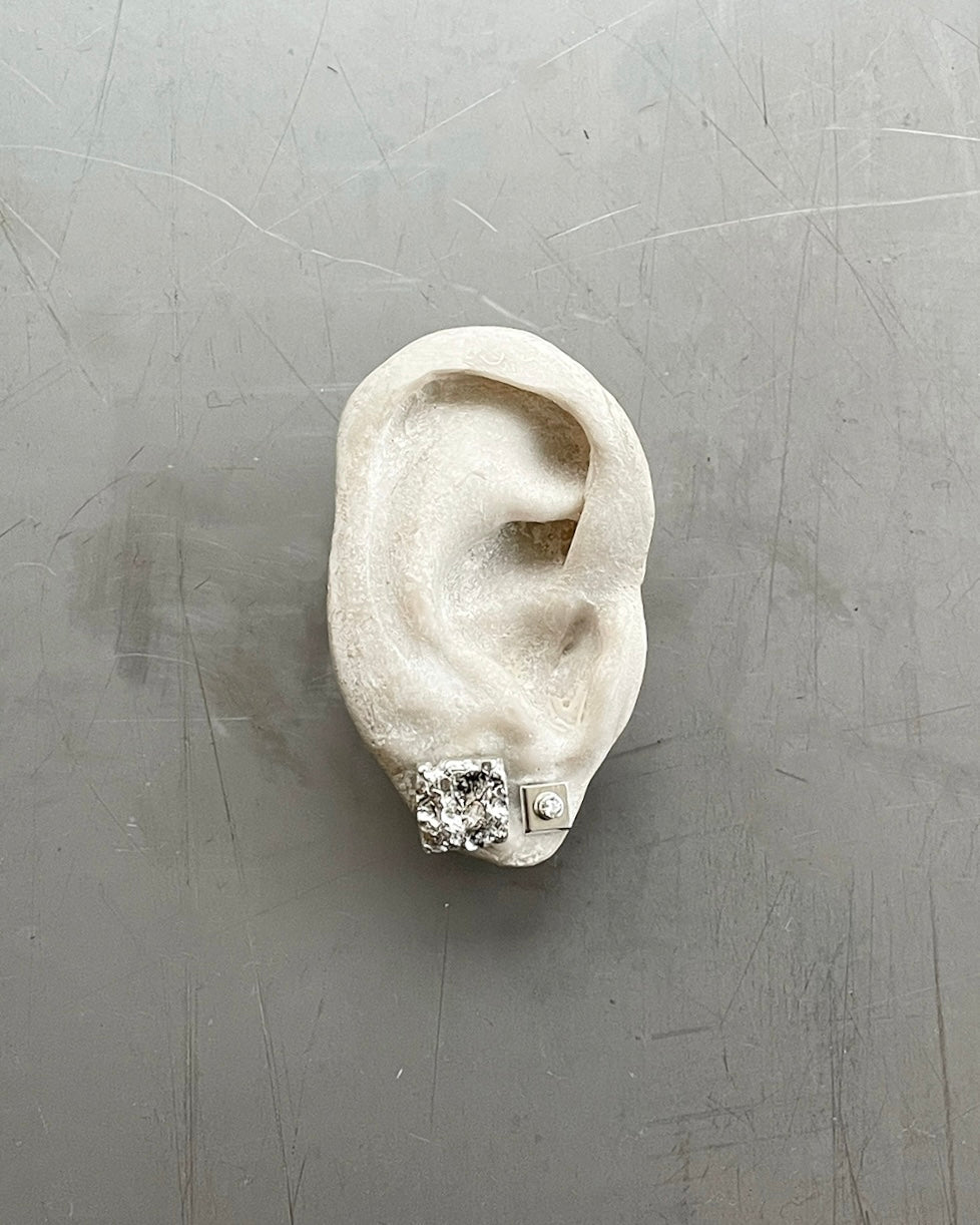 BLOCK EARRING + DIAMOND